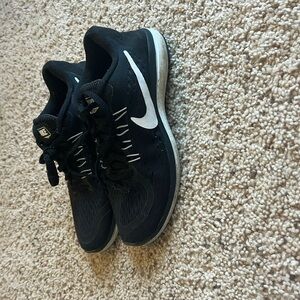 Nike black shoes women’s size 7